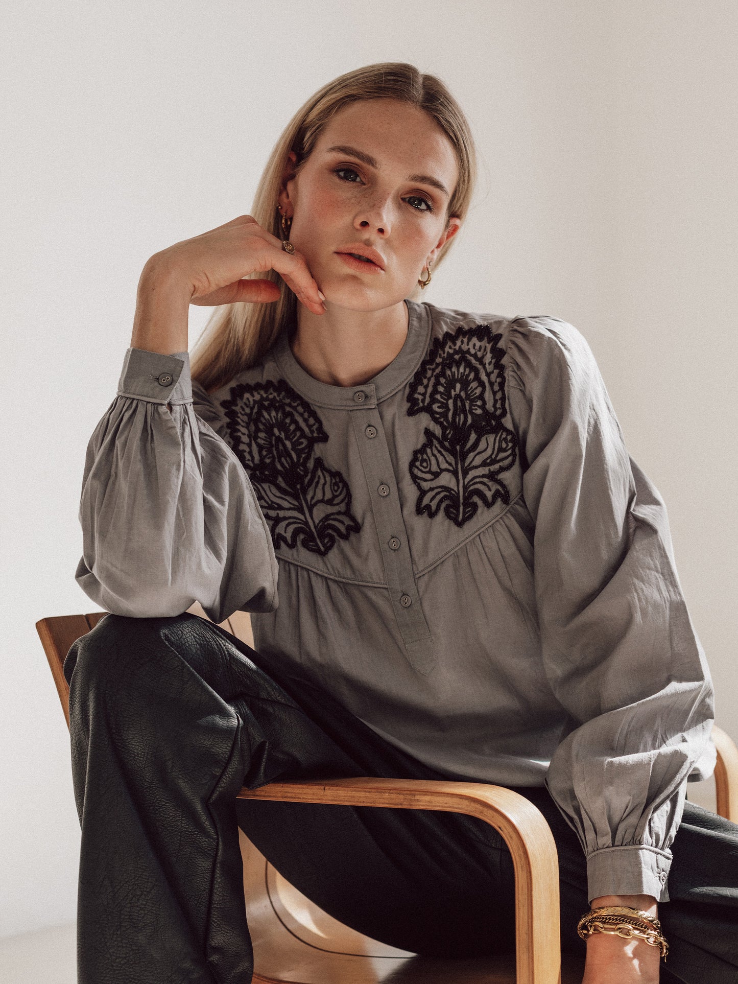 Feather blouse Grey
