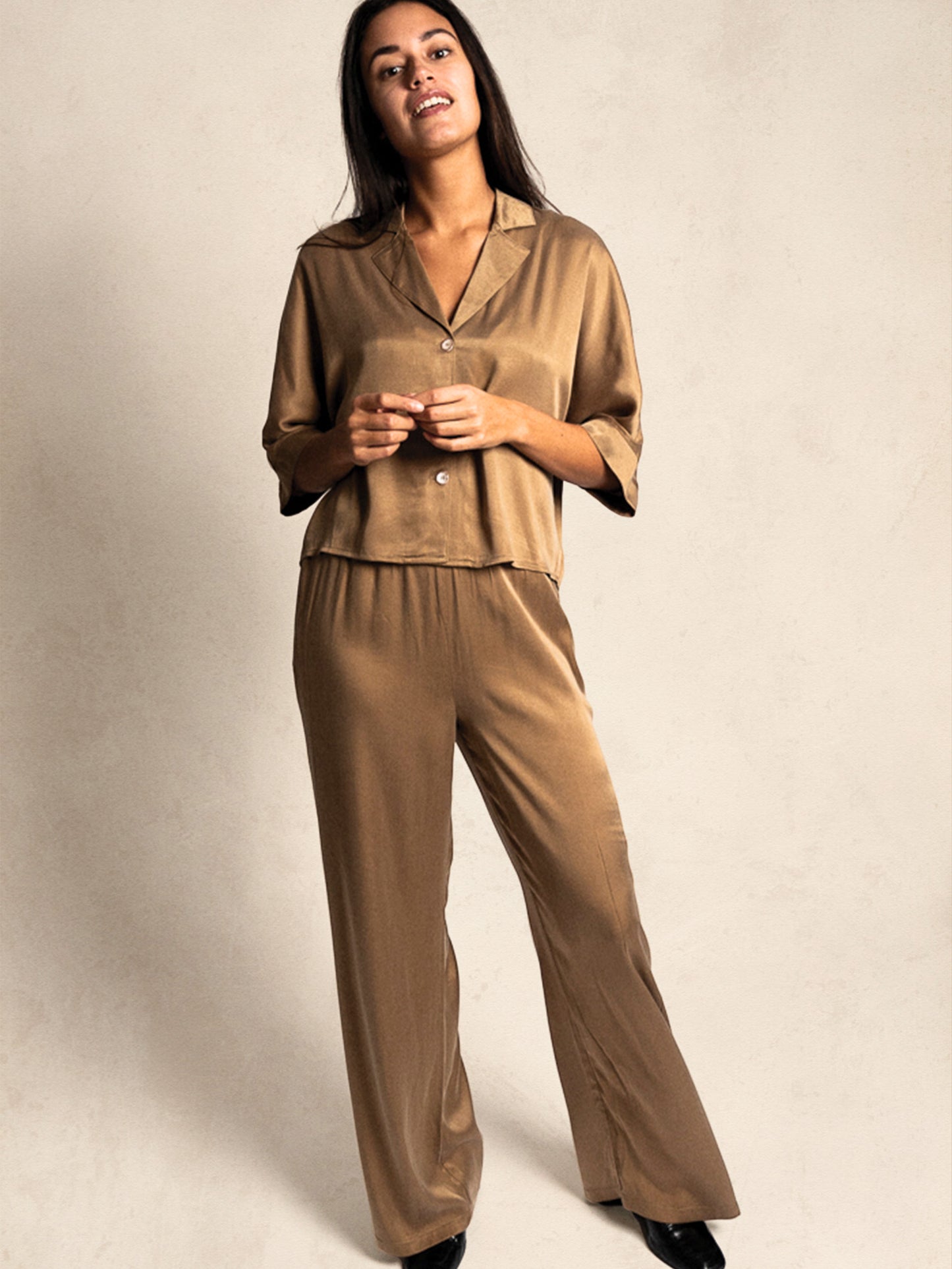 Violet trousers