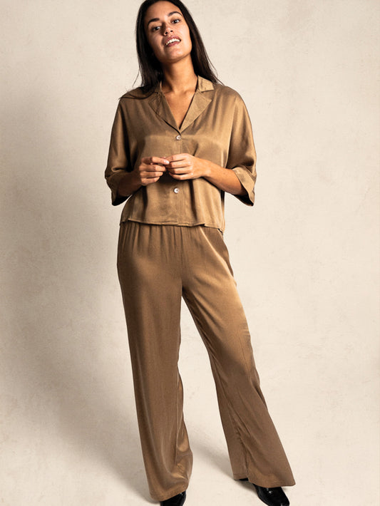 Violet trousers